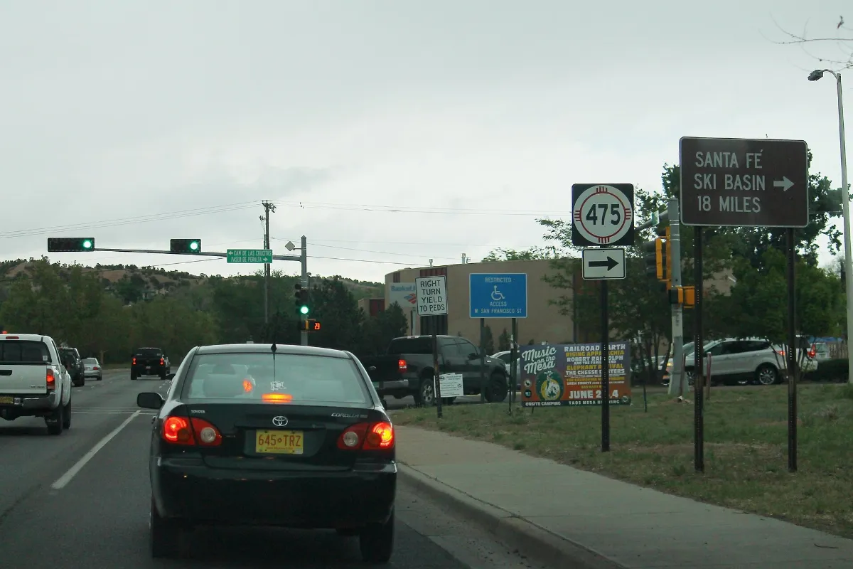 NM14nRoad-NM475sign (35942053284)