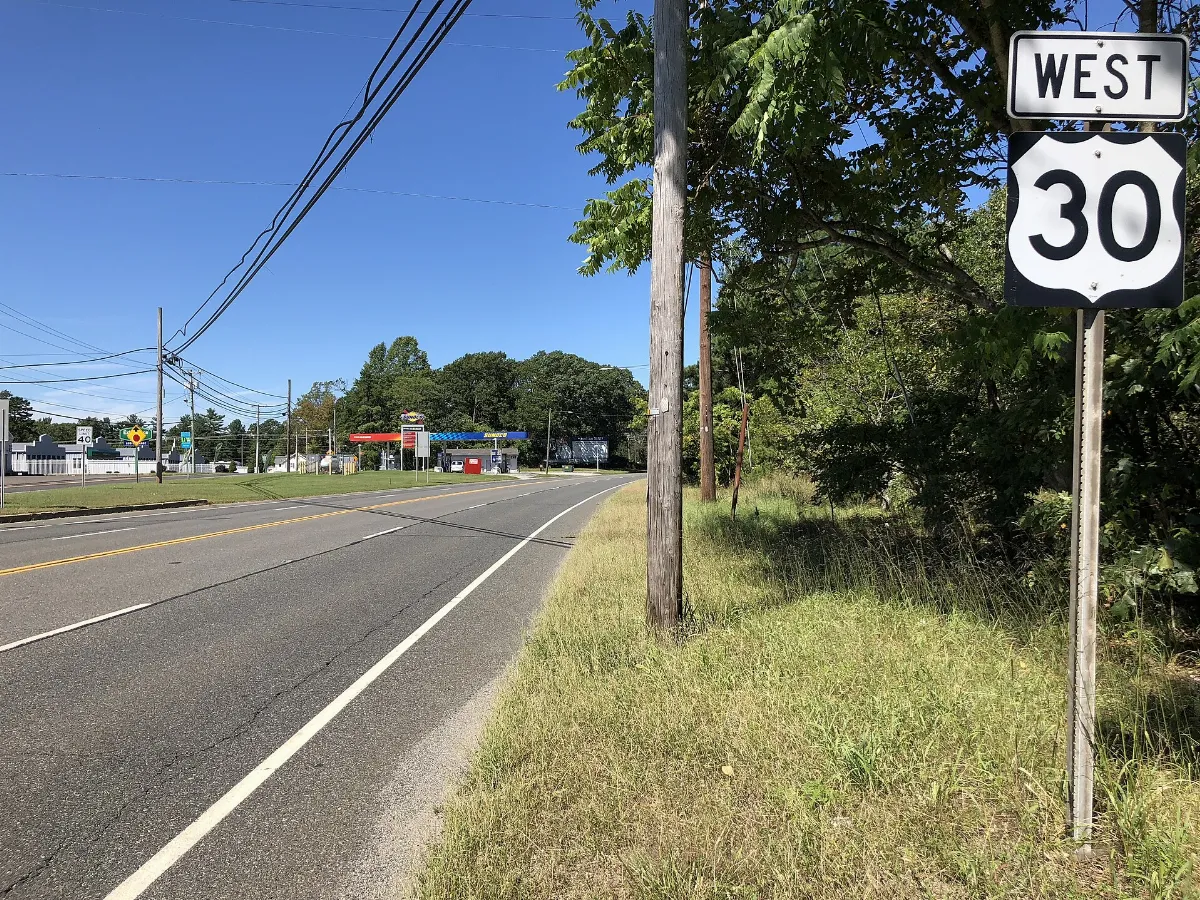 2018-09-16 12 37 15 View west along U.S. Route 30 (White Horse Pike) just west of Atlantic County Route 602 (Veteran's Way) in Hammonton, Atlantic County, New Jersey