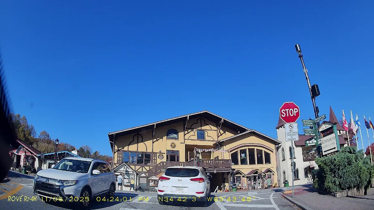 NB River Street at North Main Street (GA17 GA75) Intersection, Helen dashcam