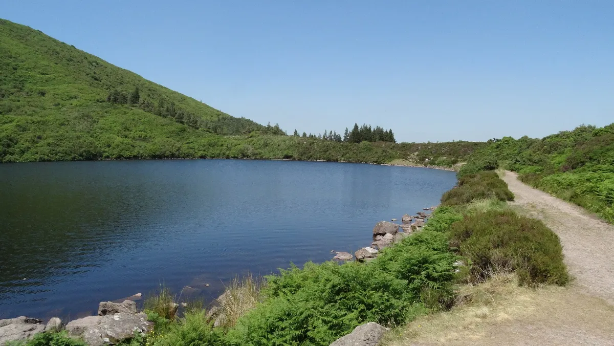 Bay Lough, Knockmealdown Mountains - geograph.org.uk - 6008347