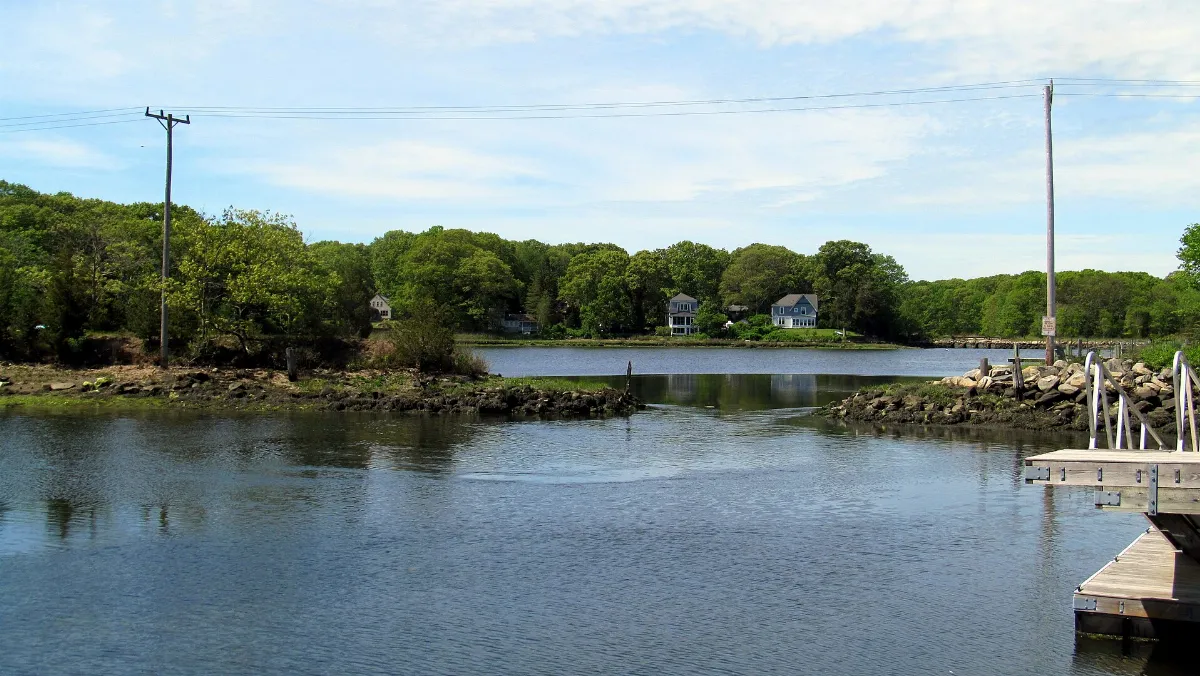 Sea View trolley causeway in Wickford, May 2017