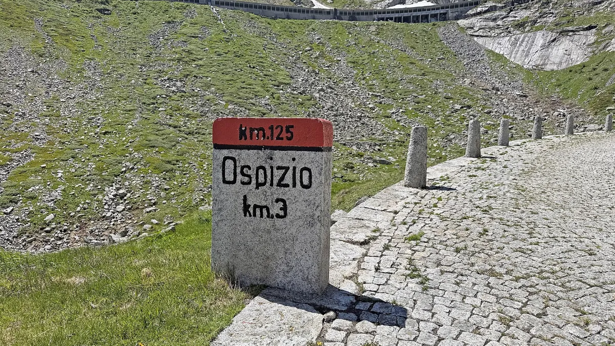 Milestone Chiasso-Gottardo Km 125 (02)