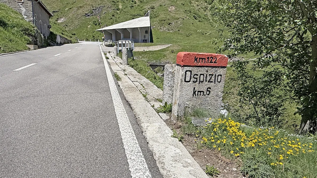 Milestone Chiasso-Gottardo Km 122 (02)