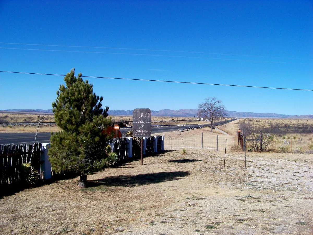 Route 90 Leaving Town - panoramio