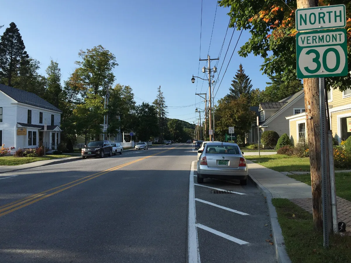 2017-09-10 17 31 17 View north along Vermont State Route 30 (Bonnet Street) at Historic Vermont State Route 7A (Main Street) in the Manchester Center section of Manchester, Bennington County, Vermont