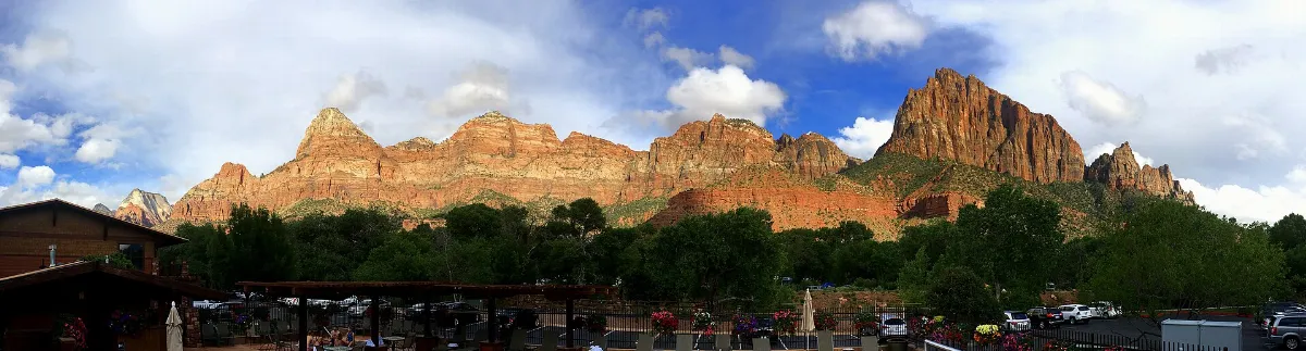 Utah - Springdale - Cable Mountain Lodge - Pool Area - Panorama